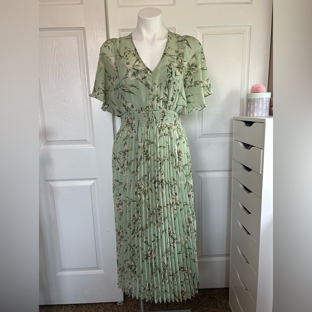 Taylor Floral Green Pleated Dress